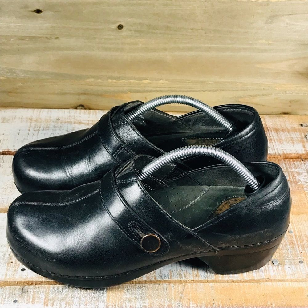 ✅Dansko Black Professional Clogs